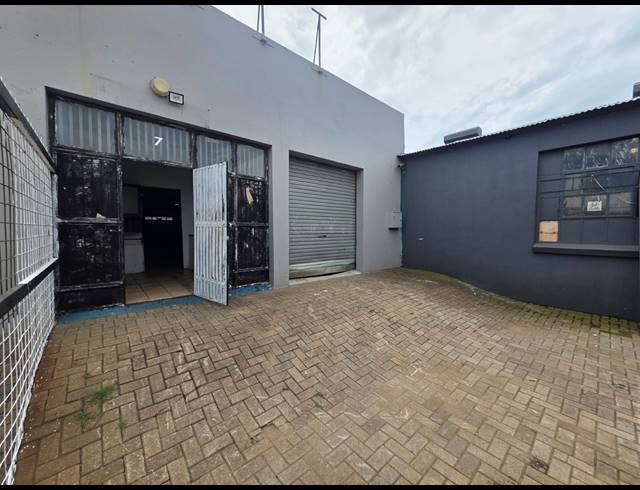 250M² BUSINESS TO LET IN BLESBOKLAAGTE